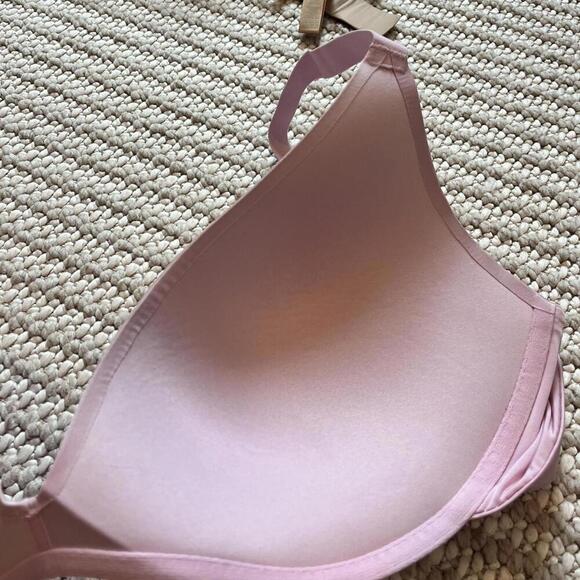 Skims Body Wireless Push Up Bra - Picture 2 of 3